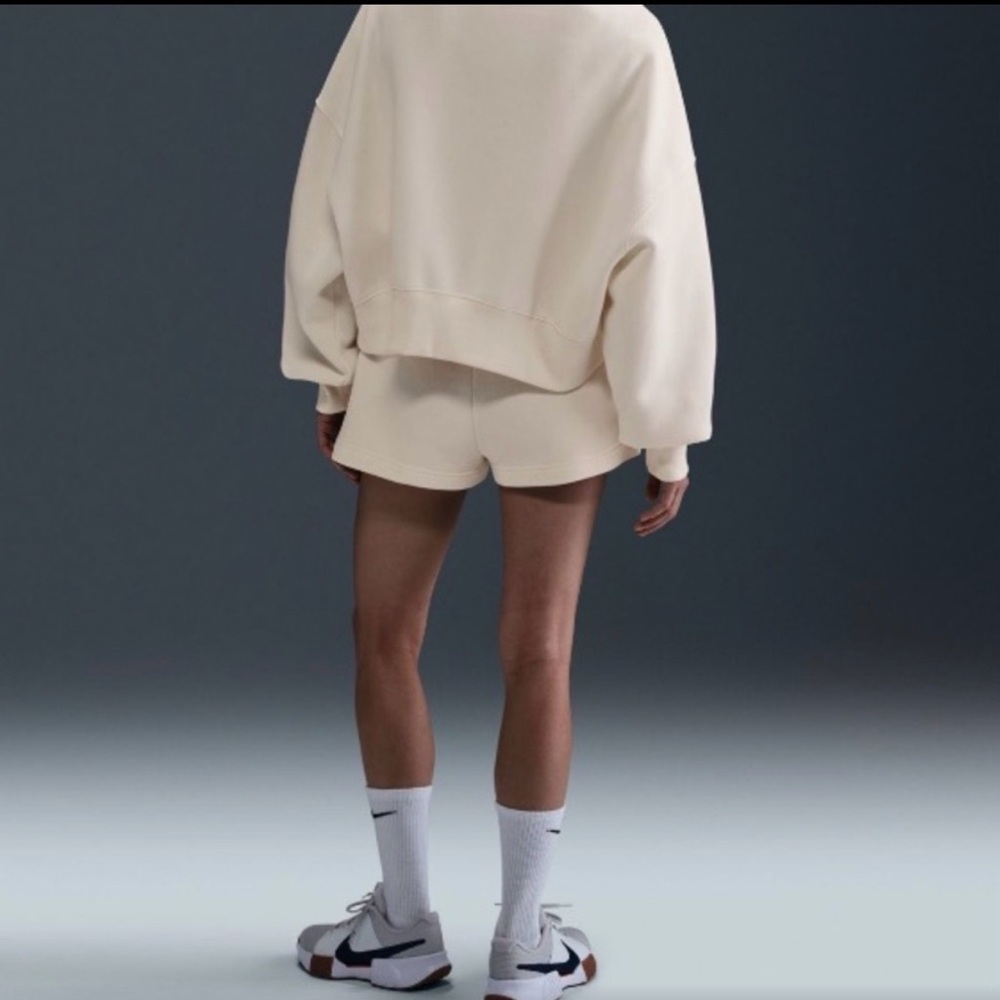 Nike New With Tags XL Tennis Women's Cream Shorts - Picture 3 of 11
